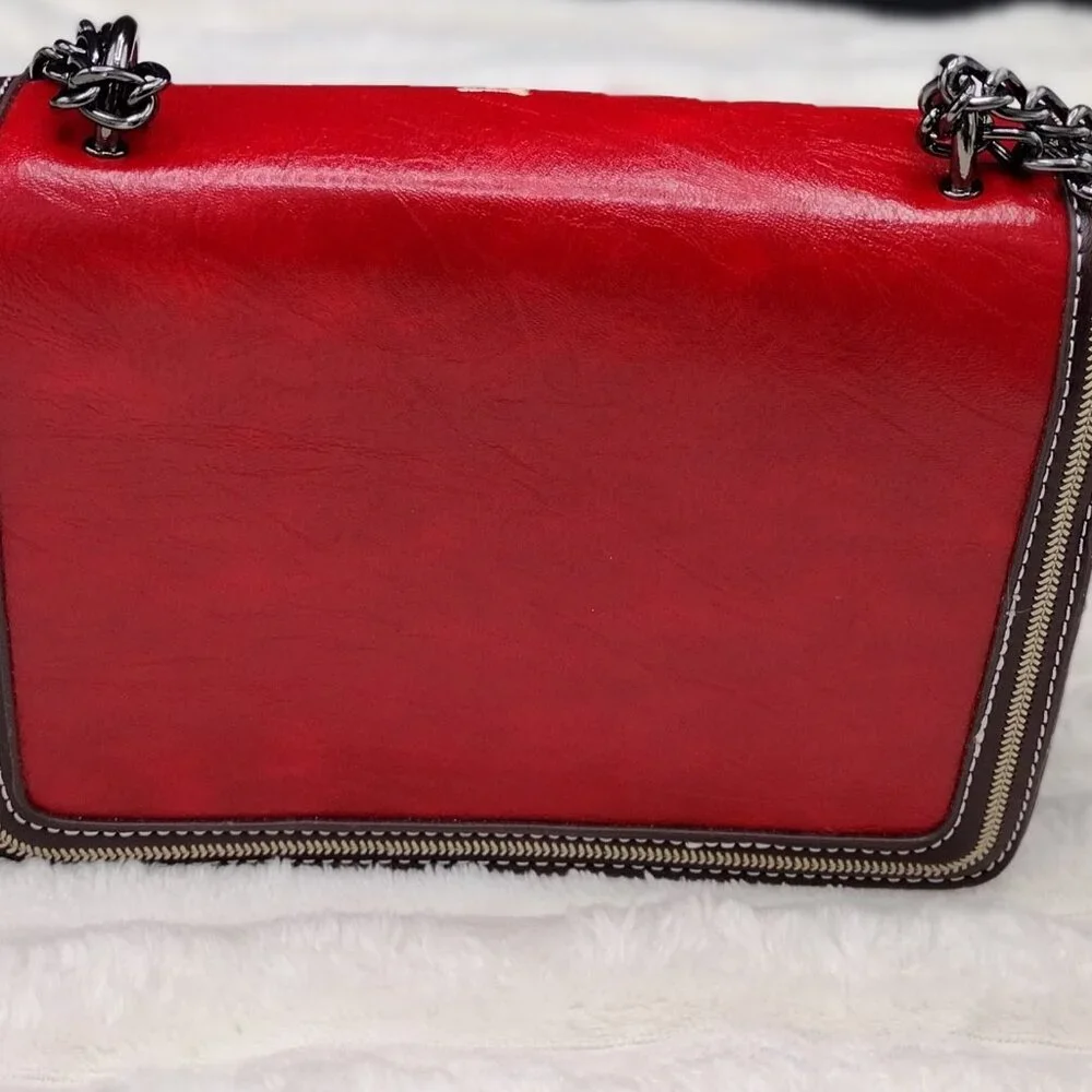 Bee Fabulous Square Red Crossbody / Shoulder Bag with Chain Strap - Picture 6 of 8
